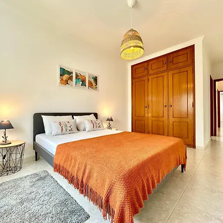 Pa - With Pool And Parking Apartment Armação de Pêra